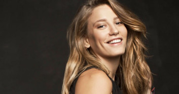 Serenay Sarıkaya'nın Kıyafeti Olay Oldu!