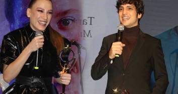 Serenay Sarıkaya ve Taner Ölmez Ödül Gecesinde Bir Araya Geldi