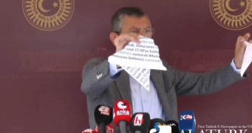CHP’li Özel, Kılıçdaroğlu'nun Test Davetiyesi Yırttı!
