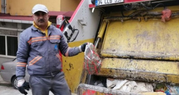 Şişli'de Çöplerin İçinden Bebek Çıktı!