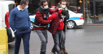 Sosyal Medya Ayağa Kalktı! Eşcinsel Diye Öldüresiye Dövdü