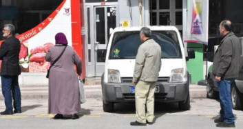 Sivas'ta Coronavirüs Nedeniyle Sosyal Mesafeli Kuyruk