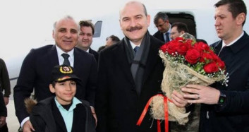 Bakan Soylu Elazığ'da Bir Nebzede Olsa Çocukları Sevindiriyor
