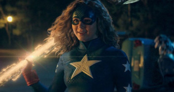 DC İmzalı Stargirl Dizisinden Yeni Fragman Yayınlandı