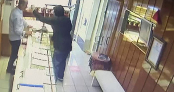 Sultanbeyli'de Kuyumcu Dükkanına Biber Gazlı Gasp! Kuyumcu Neye Uğradığını Şaşırdı