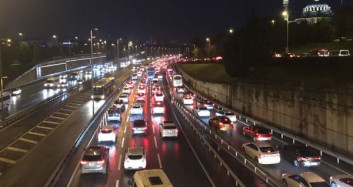 Kısıtlamaların Ardından İstanbul'da Trafik Yoğunluğu