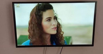 Televizyonunu Satışa Çıkaran Vatandaş Öyle Bir Not Yazdı ki Herkesi Ağlattı!