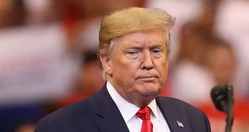 NATO Zirvesi Öncesi Trump İle Macron Bir Araya Geldi