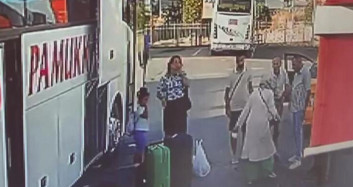 Ümraniye’yi birbirine kattı: Taksi bulamayınca adamlara saldırdı