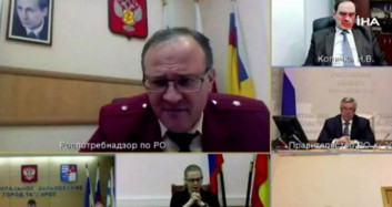 Rus Müdür Koronavirüs Toplantısında Uyudu