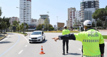 Uzmanlar Kısıtlamalardan Muaf Olanlara Tepki Gösterdi!