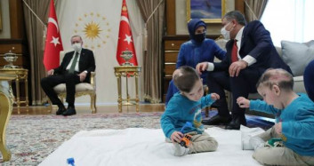 Cumhurbaşkanı Erdoğan Siyam İkizlerini Kabul Etti