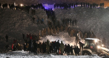 Van'da Çığ Altında Kalan Bir Vatandaş Böyle Çıkartıldı