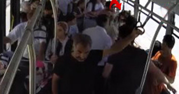 Van'da seyir halindeki bir otobüste endişe ve panik hakimdi! Fenalaşan yolcu hastaneye kaldırıldı!