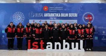 Bakan Varank 4. Ulusal Antarktika Bilim Seferi İçin Yola Çıkan Heyeti Uğurladı