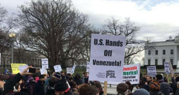 Beyaz Saray Önünde Maduro'ya Destek Gösterisi