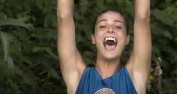 Gönüllüler Voleybol Oyununda Son Anda Sayıyı Aldı