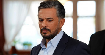 Yalı Çapkını'nın Orhan'ı Emre Altuğ diziden ayrılıyor mu? Bomba itiraf geldi!