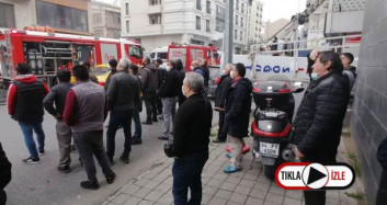 Yangını Gören Vatandaşlar Sosyal Mesafeyi Unuttu