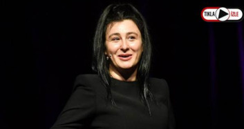 Yasemin Sakallıoğlu'ndan Esprili WhatsApp Paylaşımı