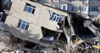 Elazığ'da Enkazdan Bir Kişi Daha Çıkarıldı