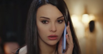 Leyla Yıldız ve Nadir'in Evleneceğini Öğrenir