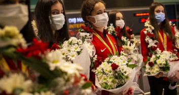 Avrupa'da Türkiye'yi Gururlandıran Milli Cimnastikçiler Altın Madalyayla Onurlandı