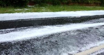 Çatalca'da Dolu Yağdı! Yollar Beyaza Büründü