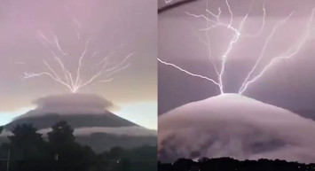 Acatenango Yanardağı’nda şimşek gösterisi