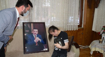 AK Partili Gençler, Cumhurbaşkanı Erdoğan Hayranı Engelli Genci Sevindirdi