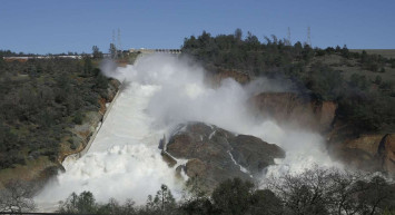 Ani ısınma ve eriyen kar suları yıkıcı sonuçlar doğurdu: Baraj patladı! O anlar kameralara yansıdı