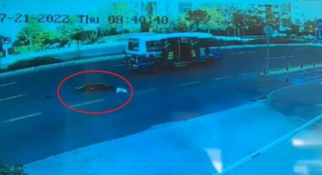 Ankara'da kapısı açık minibüsten yolcu düştü! Hayati tehlikesi devam ediyor!