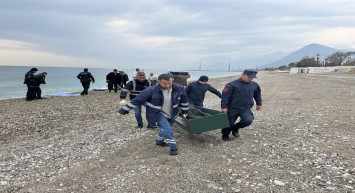 Antalya Sahili'nde sular durulmuyor: Kıyıda bir cansız beden daha bulundu!