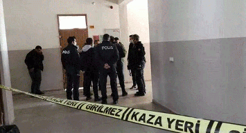 Arkadaşlarına Bahsetmiş! Diyarbakır'da Bir Lise Öğrencisi Okula Getirdiği Silahla İntihar Etti