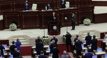 'Aşkımız Bir Yolumuz Bir' Cumhurbaşkanı Erdoğan Azerbaycanlı Şairin Şiirini Okudu! Ayakta Alkışlandı