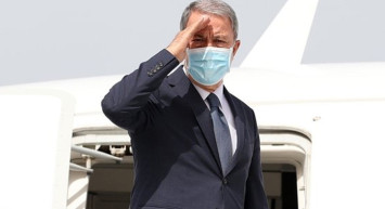 Bakan Akar Libya'da Görevli Mehmetçik ile Bir Araya Geldi