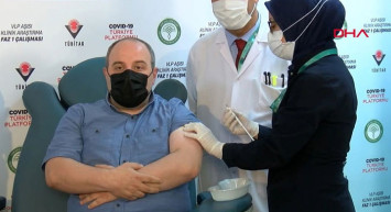 Bakan Mustafa Varank, Yerli Aşının İkinci Dozunu Oldu
