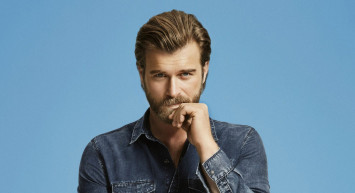 Başak Dizer'e ihanet şoku! Ünlü oyuncu Kıvanç Tatlıtuğ'un eşini aldattığı anlar ortaya çıktı