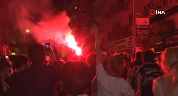 Beşiktaş Şampiyonluk Coşkusunu Çarşı'da Kutladı