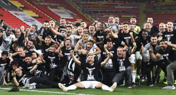 Beşiktaş'ın Şampiyon Olduğu An!  Sergen Yalçın Gözyaşlarını Tutamadı