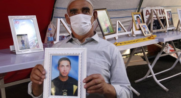 Bir Aile Daha Diyarbakır Annelerinin Oturma Eylemine Katıldı