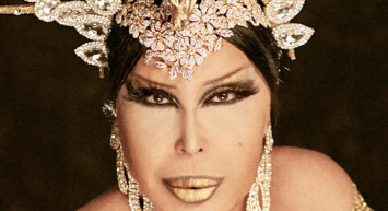 Bülent Ersoy'un Seneler Önce Çekilen Mayokinili Görüntüleri