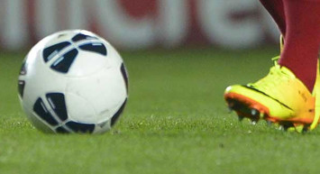 Bulgaristan Ligi'nde takım başkanı sahaya girip penaltı atan futbolcuyu değiştirdi!