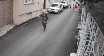 Bursa'da Kız Çocuğunu Taciz Eden Şahıs Tekme Tokat Dövüldü