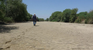 Büyük Menderes Nehri En Kurak Dönemlerinden Birinde