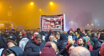 CHP Adayı Lütfü Savaş, Sessiz Yürüyüş’te protesto edildi: “Eli Kanlı Lütfü!”