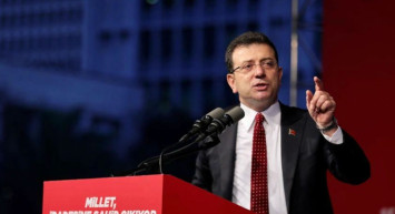 CHP'li İBB Başkanı kendisine soru sormak isteyen bir kadını önce susturdu sonra da kızdı