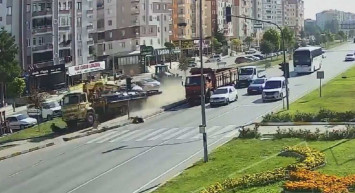 Çorum'da akıllara durgunluk veren kaza: Freni patlayan vincin kaldırımda çarptığı iki yaya hayatını kaybetti