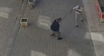 Çorum'da bir garip olay!  Akrabasının dükkanına tüfekle kurşun yağdırdı