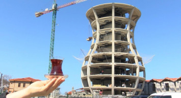 Dünyanın En Yüksek Çay Bardağı Rize'de!